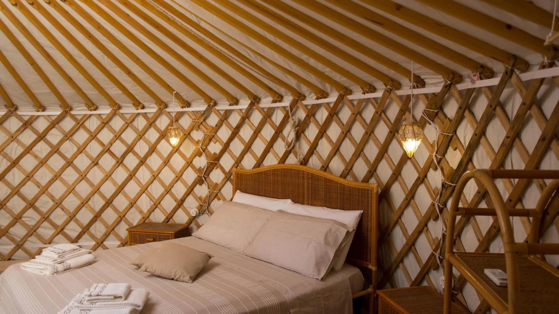 Bed & Breakfast Yurta Glamping San Leone & Casa Vacanza Baia Blu Agrigento