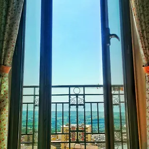 Baciato Dal Sole Bed & Breakfast